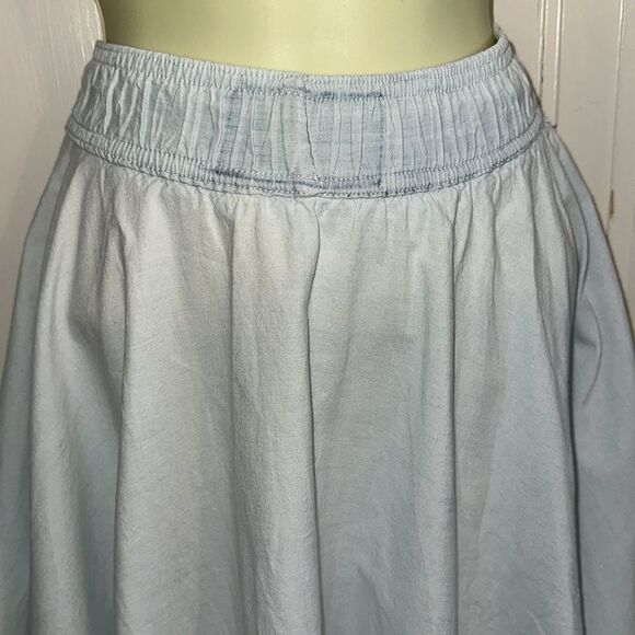 Vtg 80s V-8 Group light blue wash knee length full skirt with elastic waistband - Picture 3 of 8